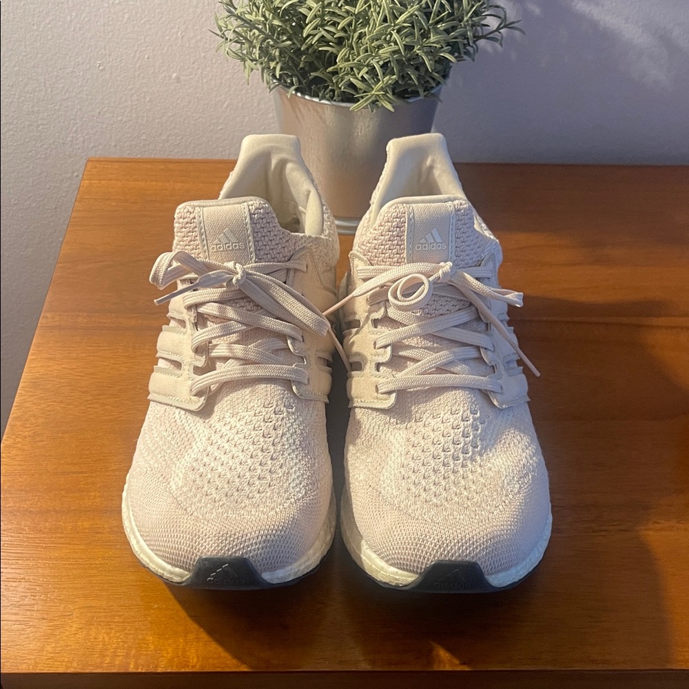 Adidas Ultra Boost Women’s Size 9